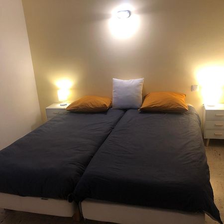 Chambre Pratique Avec Wc Et Vasque Attenant Du Rucher Naturaile モンタニャック エクステリア 写真